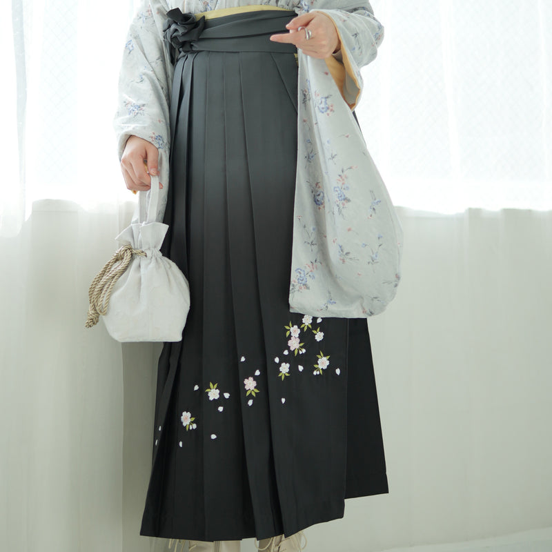 【リサイクル着物】 2尺袖着物 袴 2点セット 販売品 中古 USED 水色系  袴91・99cm（身長153-158cm・163-170cm） 卒業式 大学生 （5182712201）【中古販売】