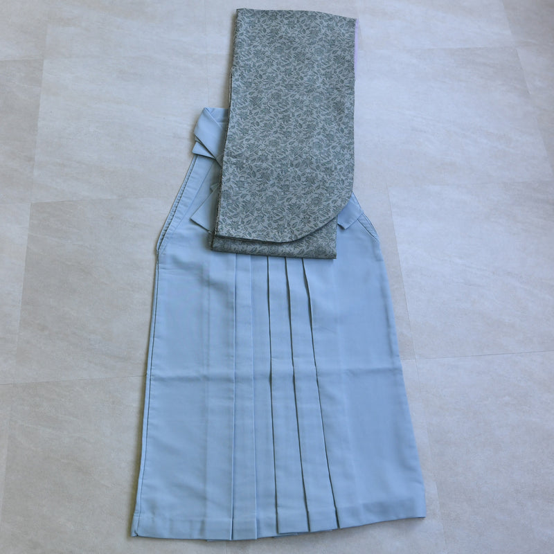 【リサイクル着物】 2尺袖着物 袴 2点セット 販売品 中古 USED くすみグリーン ボタニカル  袴95cm（身長約158-163cm）卒業式 大学生 ニコアンティーク（5183703912）【中古販売】