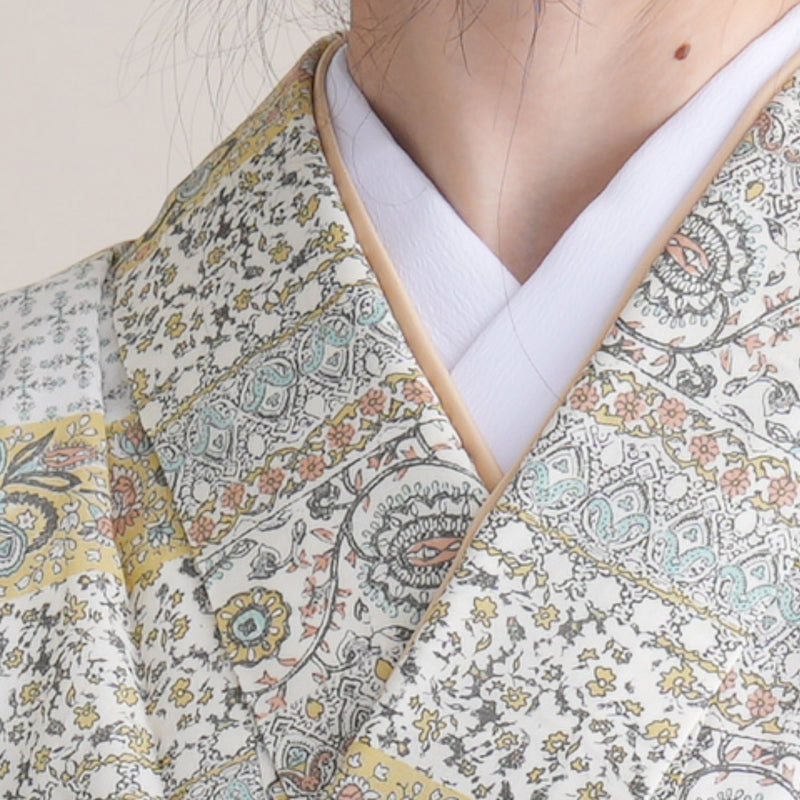 【リサイクル着物】 2尺袖着物 袴 2点セット 販売品 中古 USED ペイズリー 白系  袴95cm（身長約158-163cm）卒業式 大学生 （5183708211）【中古販売】