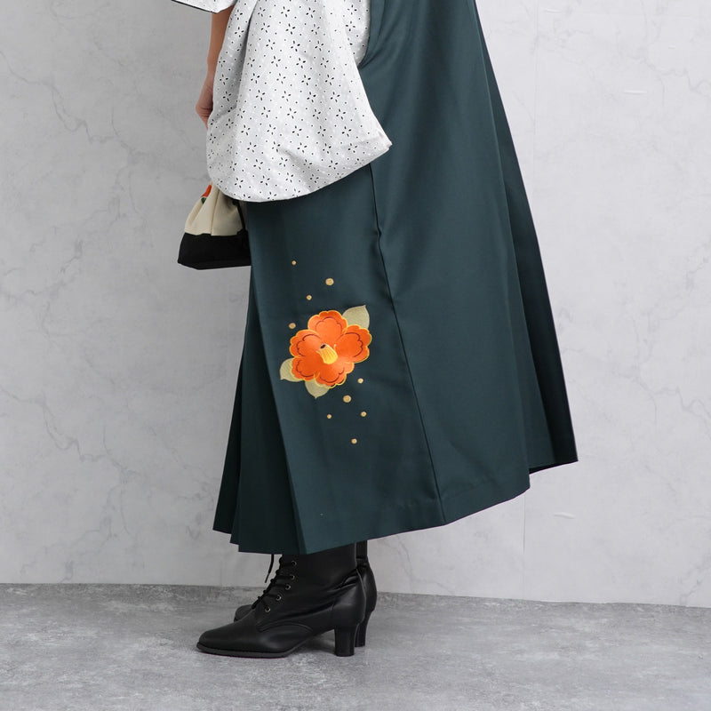 【リサイクル着物】 2尺袖着物 袴 2点セット 販売品 中古 USED レース 白系  袴99cm（身長163-170cm）卒業式 大学生 （5184661611）【中古販売】