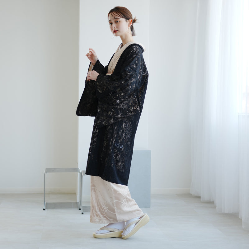 【レース羽織  ボタニカル・ノワール】長羽織  国産生地 フリーサイズ  ペイズリー 花柄 黒 和装コート ニコアンティーク（5223613000）
