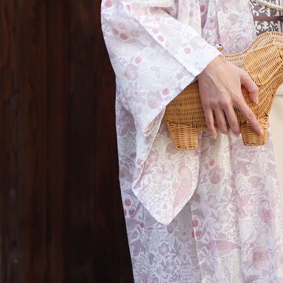 【薄羽織  Strawberry Thief(イチゴ泥棒) ローザ オパール加工】長羽織  国産生地 フリーサイズ  透け感 ピンク ベビーピンク ニコアンティーク Fabric by BEST OF MORRIS ベスト・オブ・モリス（5223613400）