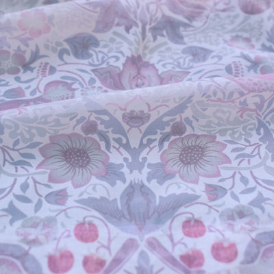 【薄羽織  ウィリアムモリス Strawberry Thief(イチゴ泥棒) ローザ　オパール加工】長羽織  国産生地 フリーサイズ  透け感 ピンク ベビーピンク ニコアンティーク（5223613400）