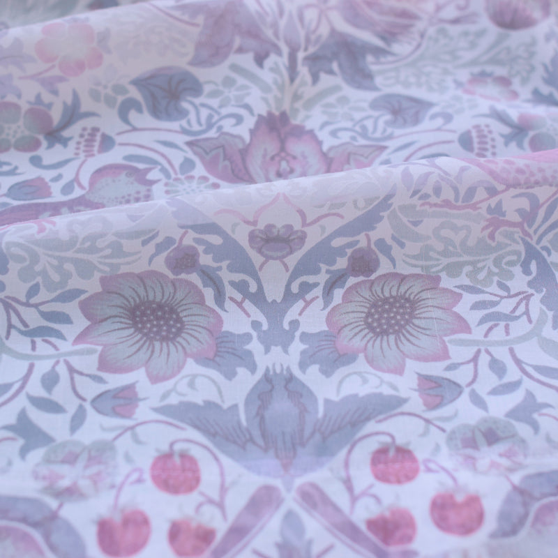 【薄羽織  ウィリアムモリス Strawberry Thief(イチゴ泥棒) ローザ　オパール加工】長羽織  国産生地 フリーサイズ  透け感 ピンク ベビーピンク ニコアンティーク（5223613400）