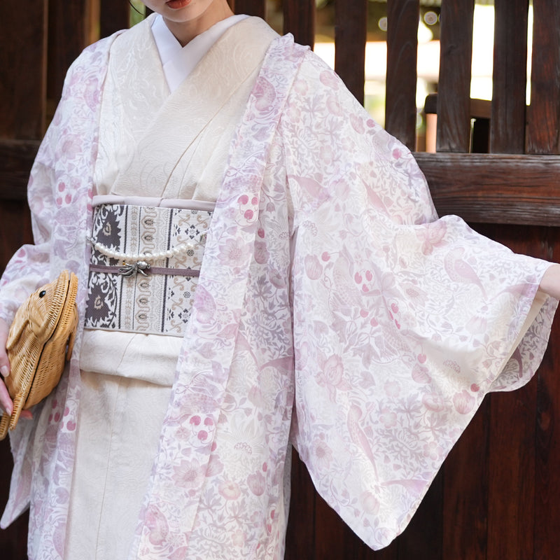 【薄羽織  Strawberry Thief(イチゴ泥棒) ローザ オパール加工】長羽織  国産生地 フリーサイズ  透け感 ピンク ベビーピンク ニコアンティーク Fabric by BEST OF MORRIS ベスト・オブ・モリス（5223613400）