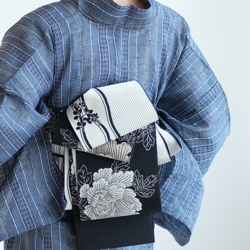 【半幅帯 博多織 牡丹 ブラック×アイボリー】帯単品 小袋帯 長尺 正絹 リバーシブル 日本製 本場筑前博多織 紋小巾袋帯 証紙付き（5279624900）