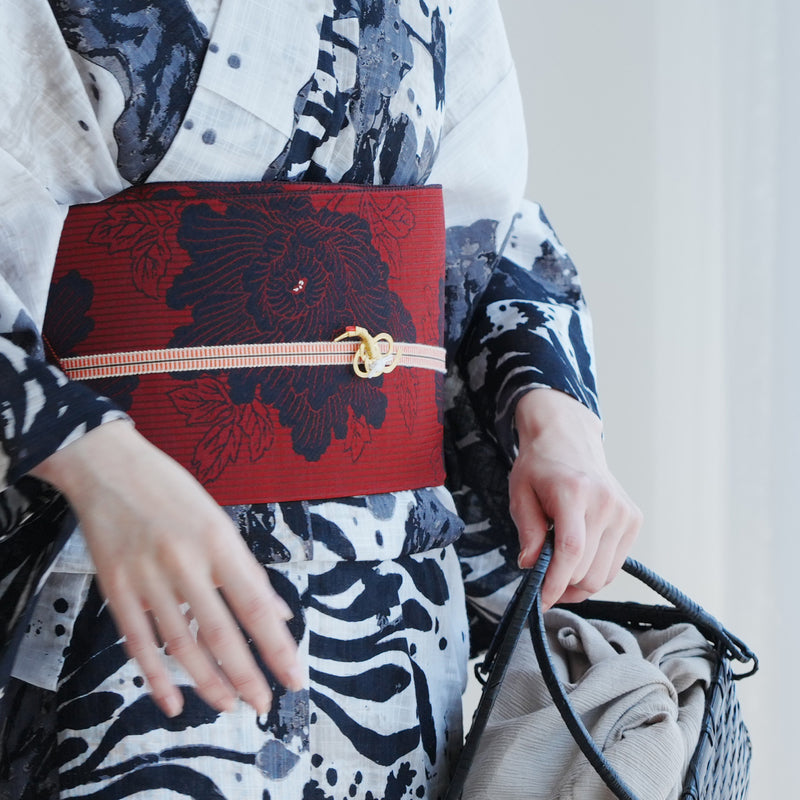 【半幅帯 博多織 牡丹 レッド×ブラック】帯単品 小袋帯 長尺 正絹 リバーシブル 日本製 本場筑前博多織 紋小巾袋帯 証紙付き（5279625000）