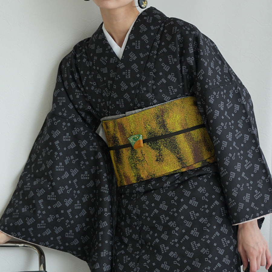 玉つむぎ 染め 金彩 モダン 小紋 残布 玉つむぎ 染め 金彩 モダン 小紋 残布 着物・浴衣