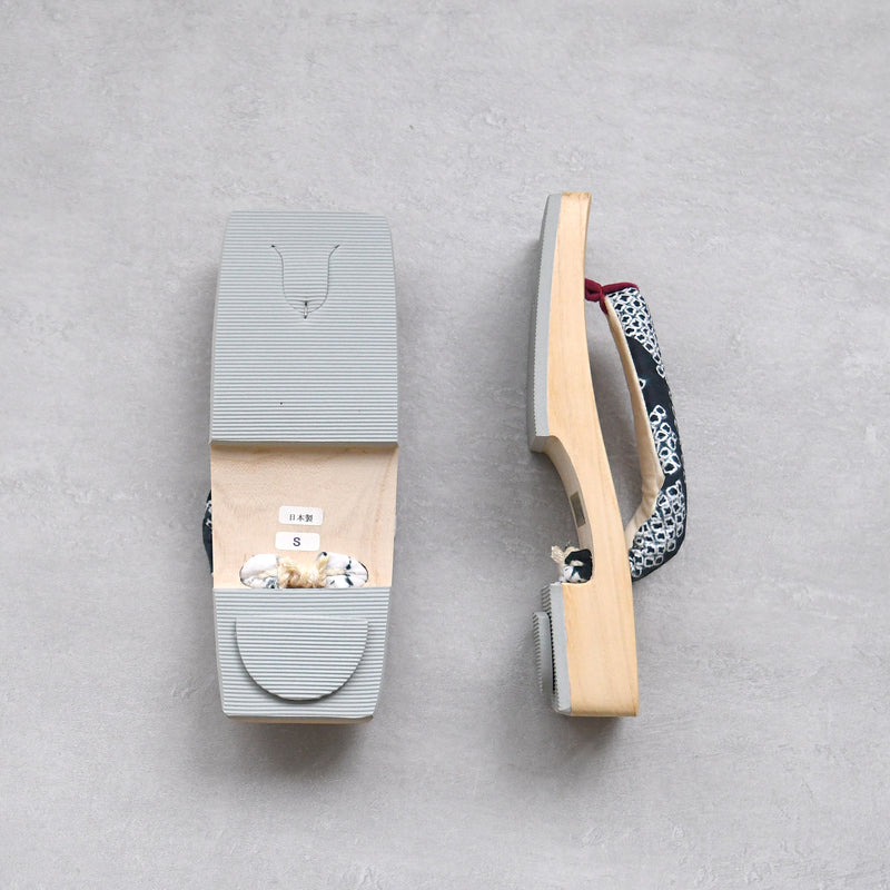 【高級桐下駄 utatane 角型右近 白木】単品 Sサイズ レディース 有松絞り鼻緒  国産 日本製 （5300607700）