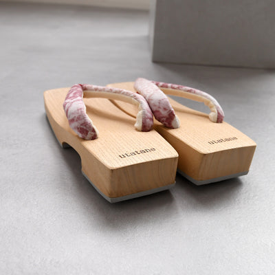 【高級桐下駄 utatane 角型右近 白木】単品 Mサイズ レディース 有松絞り鼻緒  国産 日本製 （5301621200）