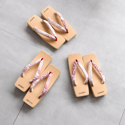 【高級桐下駄 utatane 角型右近 白木】単品 Mサイズ レディース 有松絞り鼻緒  国産 日本製 （5301621200）