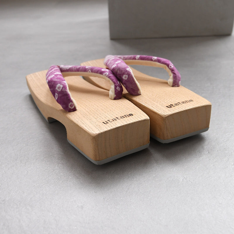 【高級桐下駄 utatane 角型右近 白木】単品 Lサイズ レディース 有松絞り鼻緒  国産 日本製 （5302610500）