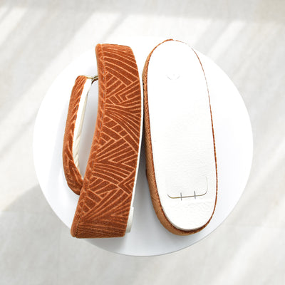 【ニコアンティーク 草履 単品 シャモン・シナモン 】 ライトブラウン モケット生地 成人式振袖や卒業式袴にも （5329612000）