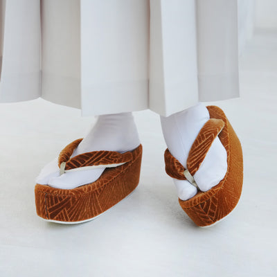 【ニコアンティーク 草履 単品 シャモン・シナモン 】 ライトブラウン モケット生地 成人式振袖や卒業式袴にも （5329612000）