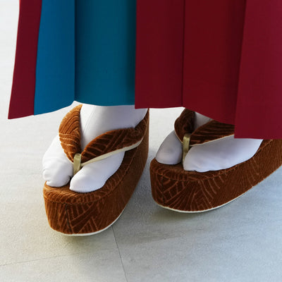 【ニコアンティーク 草履 単品 シャモン・シナモン 】 ライトブラウン モケット生地 成人式振袖や卒業式袴にも （5329612000）