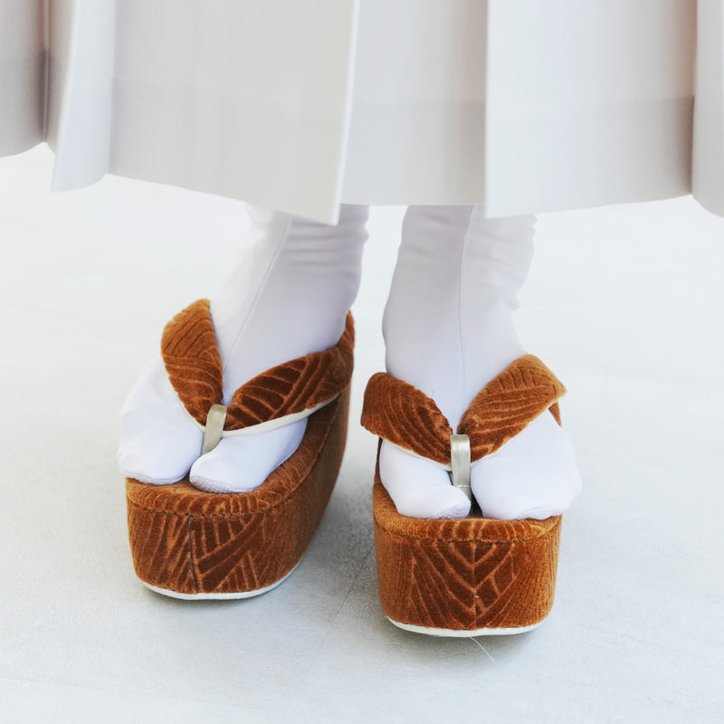 【ニコアンティーク 草履 単品 シャモン・シナモン 】 ライトブラウン モケット生地 成人式振袖や卒業式袴にも （5329612000）