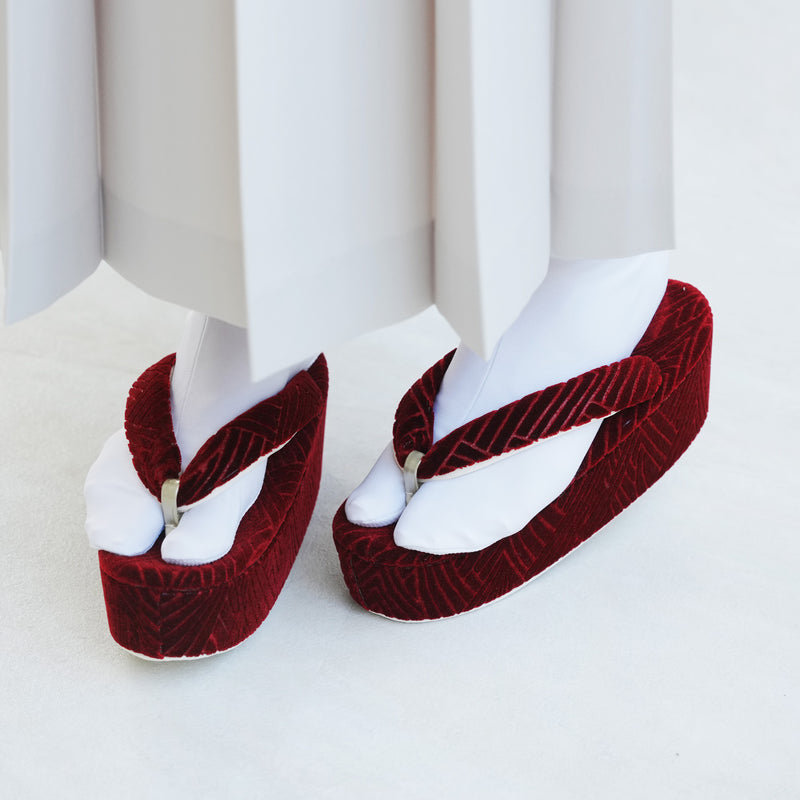 【ニコアンティーク 草履 単品 シャモン・フレイム 】 赤 モケット生地 成人式振袖や卒業式袴にも （5329612200）