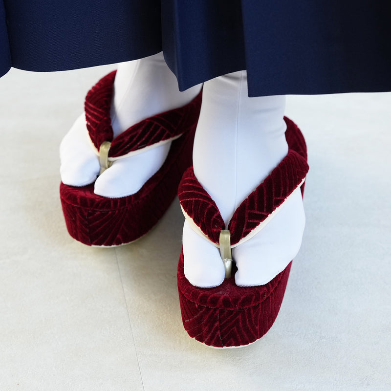 【ニコアンティーク 草履 単品 シャモン・フレイム 】 赤 モケット生地 成人式振袖や卒業式袴にも （5329612200）