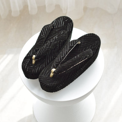 【ニコアンティーク 草履 単品 シャモン・オディール 】 黒 モケット生地 成人式振袖や卒業式袴にも （5329612300）