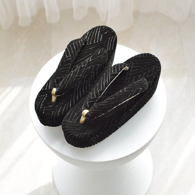 【ニコアンティーク 草履 単品 シャモン・オディール 】 黒 モケット生地 成人式振袖や卒業式袴にも （5329612300）