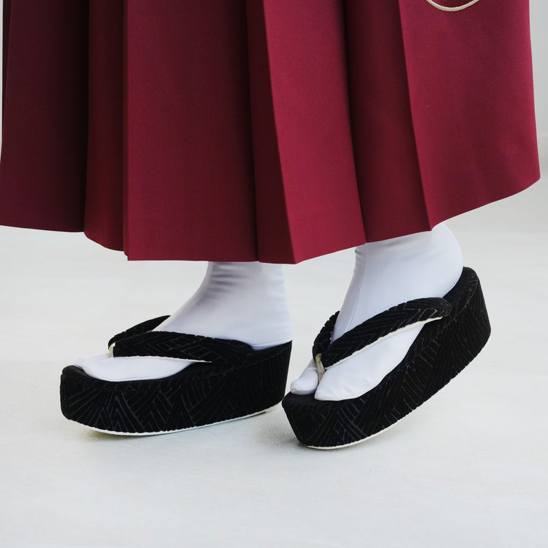 【ニコアンティーク 草履 単品 シャモン・オディール 】 黒 モケット生地 成人式振袖や卒業式袴にも （5329612300）