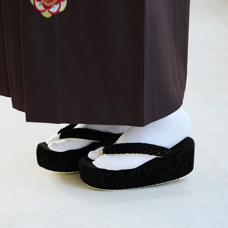 【ニコアンティーク 草履 単品 シャモン・オディール 】 黒 モケット生地 成人式振袖や卒業式袴にも （5329612300）