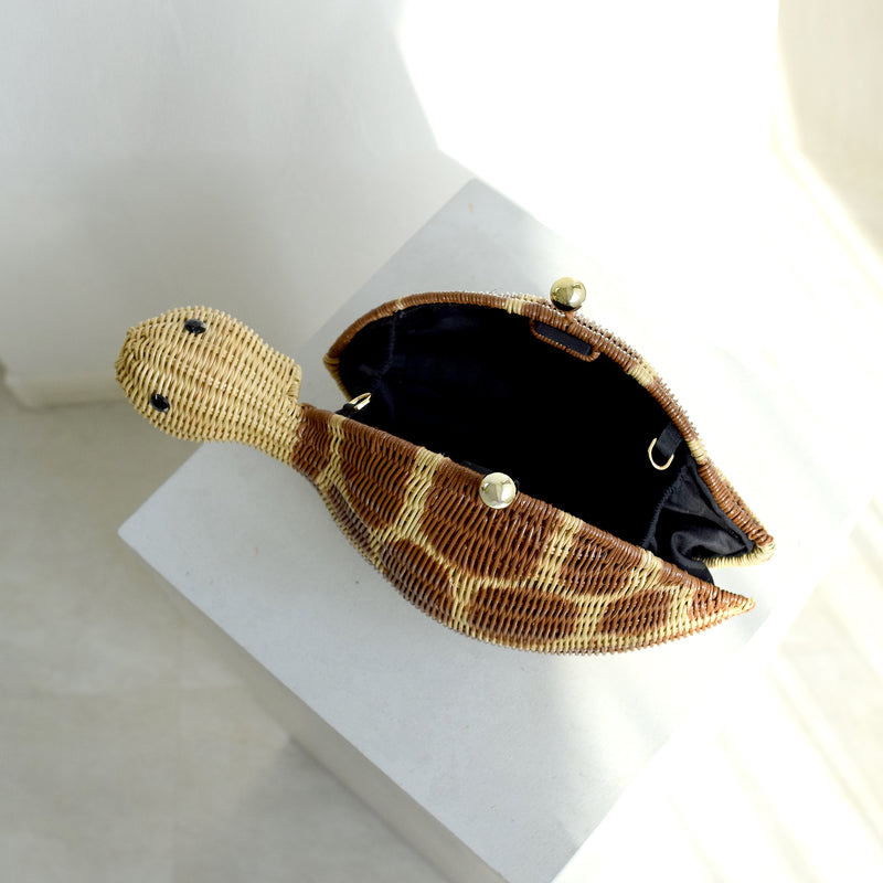 【utatane 籐カゴバッグ】単品 亀 クラッチバッグ ショルダー かごバッグ  ラタンウィッカー 籐編み ハンドメイド 天然素材 ボヘミアン（5371606100）