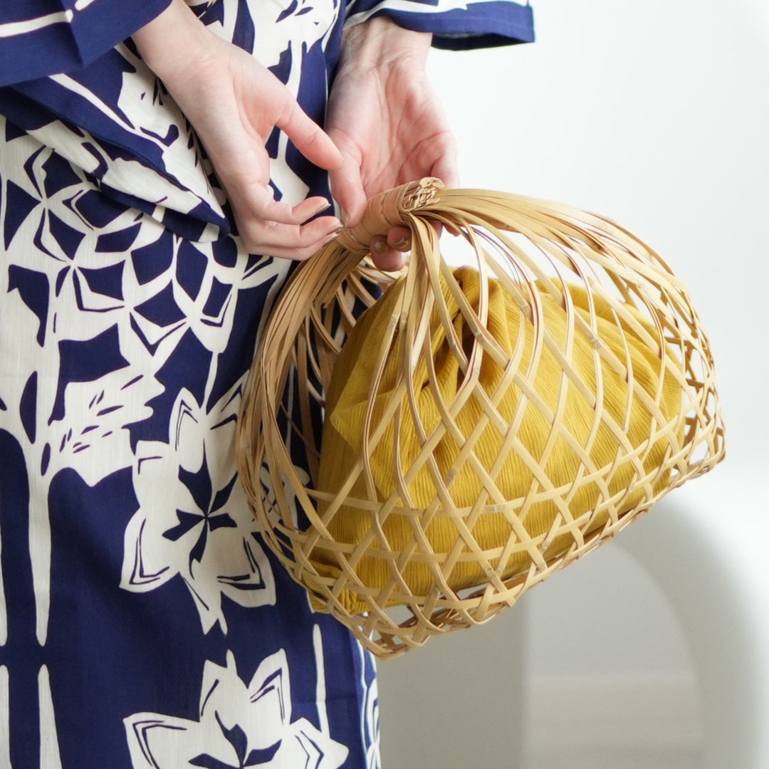 ねねです！胡桃、あけび？かごバッグ2点　あずま袋チャーム付き　自然素材 kurumibag22_2.jpg