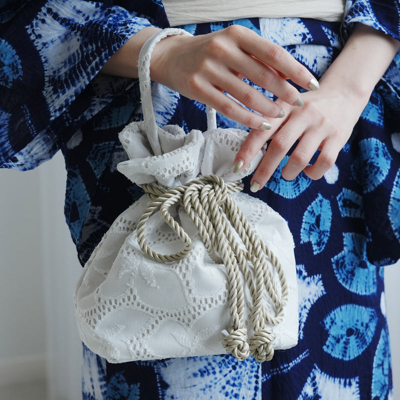 【巾着バッグ utatane 2wayリボン ショルダー】 レース ホワイト 普段使いや袴（はかま）、浴衣にも合わせやすいバッグ（5374605500）