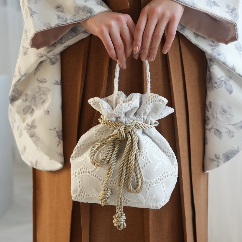 【巾着バッグ utatane 2wayリボン ショルダー】 レース ホワイト 普段使いや袴（はかま）、浴衣にも合わせやすいバッグ（5374605500）