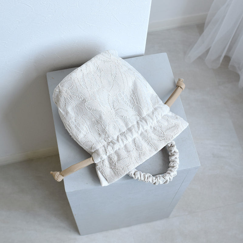 【巾着バッグ utatane ギャザーハンドル レザー調コード アイボリー】ミニバッグ 普段使いや袴（はかま）、浴衣にも合わせやすいバッグ（5374606400）