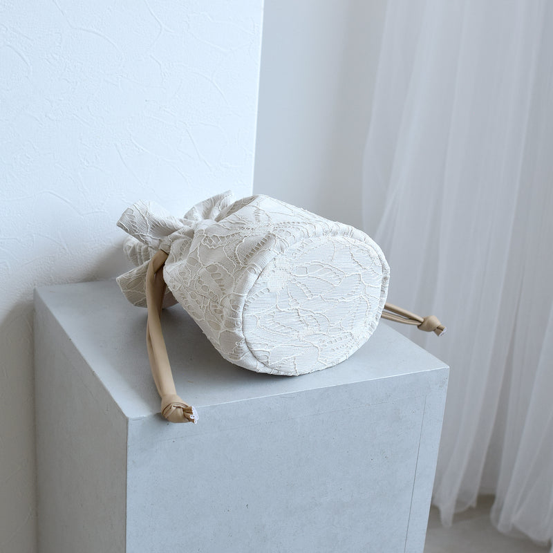 【巾着バッグ utatane ギャザーハンドル レザー調コード アイボリー】ミニバッグ 普段使いや袴（はかま）、浴衣にも合わせやすいバッグ（5374606400）