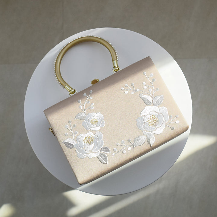 バッグ パールハンドル】山茶花刺繍バッグ 日本製 フォーマル