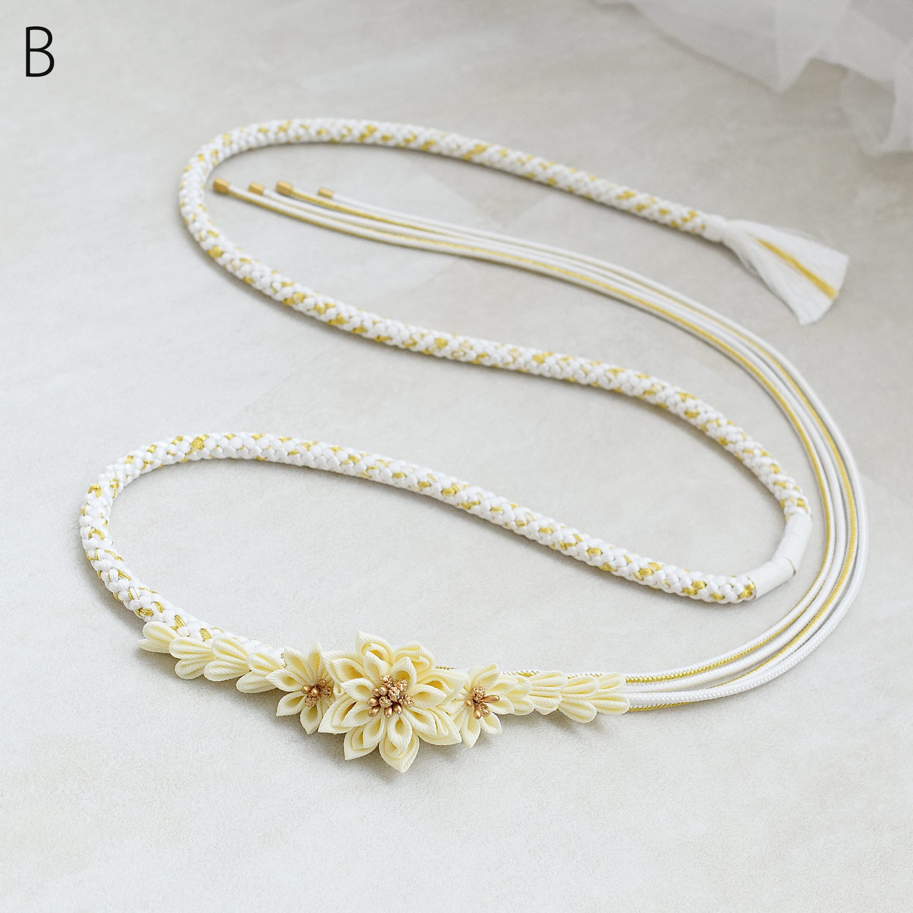帯締め 正絹 振袖 日本製 くすみカラー つまみ細工 成人式 花飾り 白 