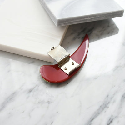 【帯留め 蒔絵 赤つの 金笹】日本製 帯小物 和風 ハンドメイド 三分紐/四分紐に 帯締めのアンティークなアクセント（5408624200）