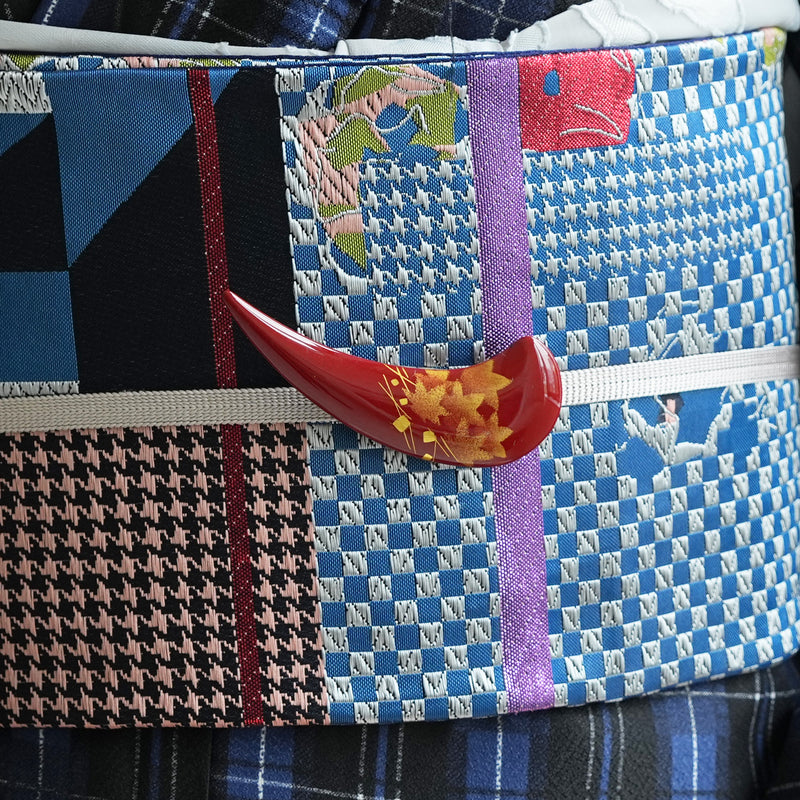 【帯留め 蒔絵 赤つの 金もみじ】日本製 帯小物 和風 ハンドメイド 三分紐/四分紐に 帯締めのアンティークなアクセント（5408624400）