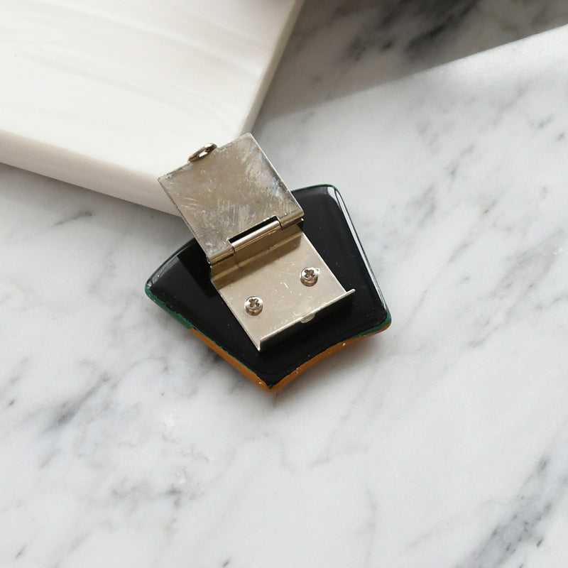 【帯留め 蒔絵 緑扇　銀波】日本製 帯小物 和風 ハンドメイド 三分紐/四分紐に 帯締めのアンティークなアクセント（5408624700）