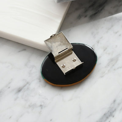 【帯留め 蒔絵 緑オーバル　銀波】日本製 帯小物 和風 ハンドメイド 三分紐/四分紐に 帯締めのアンティークなアクセント（5408624800）