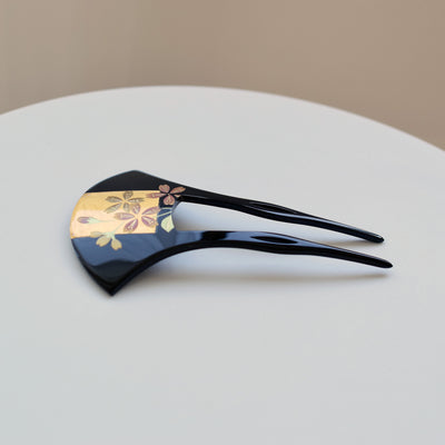 【かんざし 雅桜・黒】単品 簪 髪飾り 蒔絵調 二本差し 髪留め バチ型 扇型 日本製 結婚式や卒業式などに（5432630400）