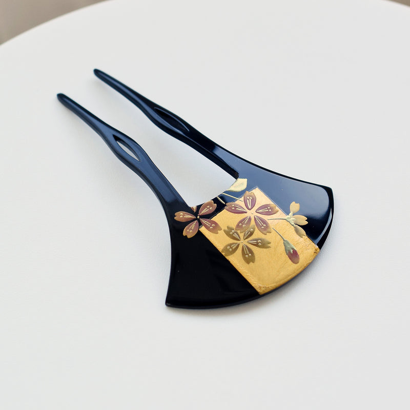 【かんざし 雅桜・黒】単品 簪 髪飾り 蒔絵調 二本差し 髪留め バチ型 扇型 日本製 結婚式や卒業式などに（5432630400）