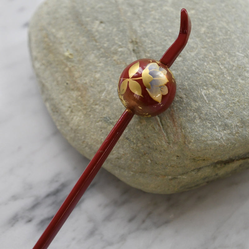 【髪飾り 蒔絵かんざし 鉄線・赤】玉かんざし 簪 ヘアアクセサリー  日本製 浴衣や成人式振袖、卒業式袴や普段のヘアアレンジにも（5432631400）