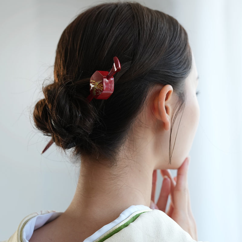 【髪飾り 蒔絵かんざし 雪柳・赤】平打ちかんざし 簪 ヘアアクセサリー  日本製 浴衣や成人式振袖、卒業式袴や普段のヘアアレンジにも（5432631700）