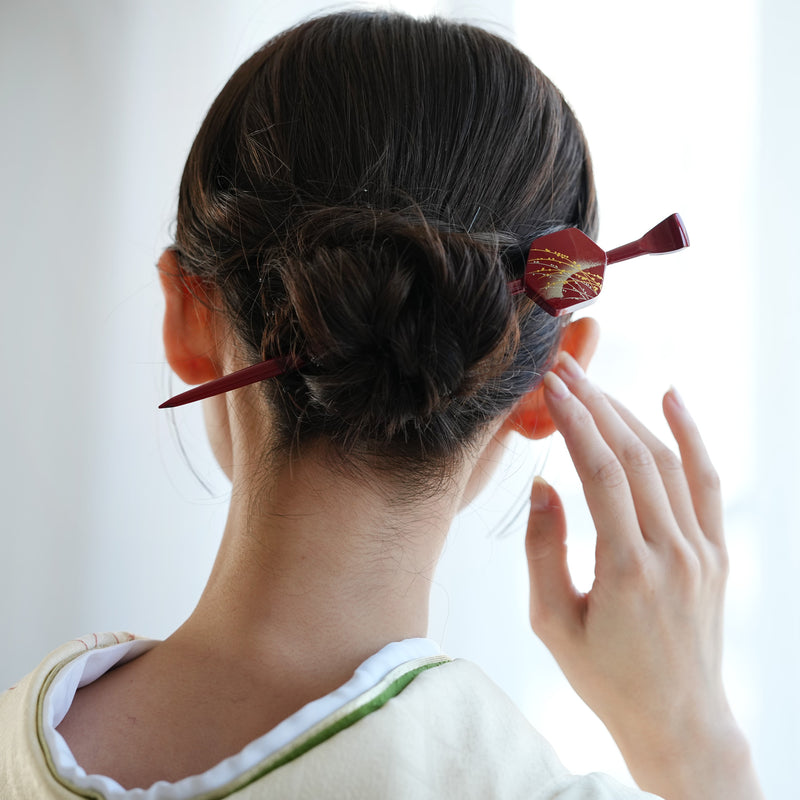 【髪飾り 蒔絵かんざし 雪柳・赤】平打ちかんざし 簪 ヘアアクセサリー  日本製 浴衣や成人式振袖、卒業式袴や普段のヘアアレンジにも（5432631700）