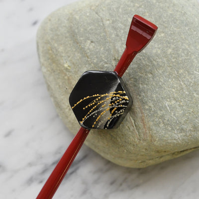 【髪飾り 蒔絵かんざし 雪柳・黒赤】平打ちかんざし 簪 ヘアアクセサリー  日本製 浴衣や成人式振袖、卒業式袴や普段のヘアアレンジにも（5432631900）