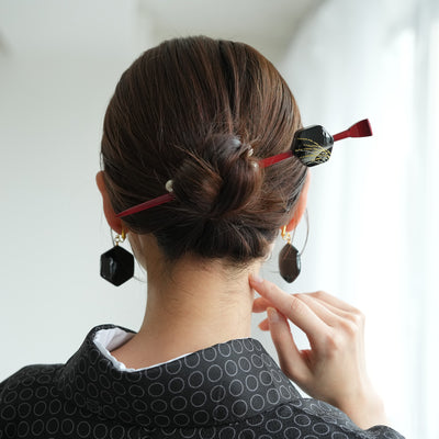 【髪飾り 蒔絵かんざし 雪柳・黒赤】平打ちかんざし 簪 ヘアアクセサリー  日本製 浴衣や成人式振袖、卒業式袴や普段のヘアアレンジにも（5432631900）