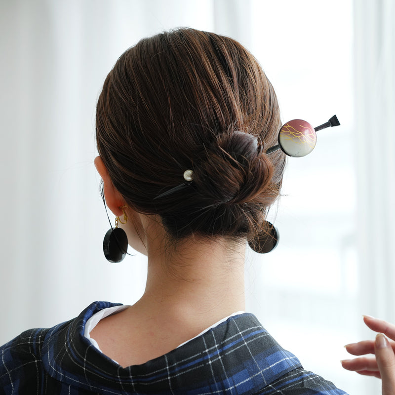 【髪飾り 蒔絵かんざし 流線・赤銀】平打ちかんざし 簪 ヘアアクセサリー  日本製 浴衣や成人式振袖、卒業式袴や普段のヘアアレンジにも（5432632400）