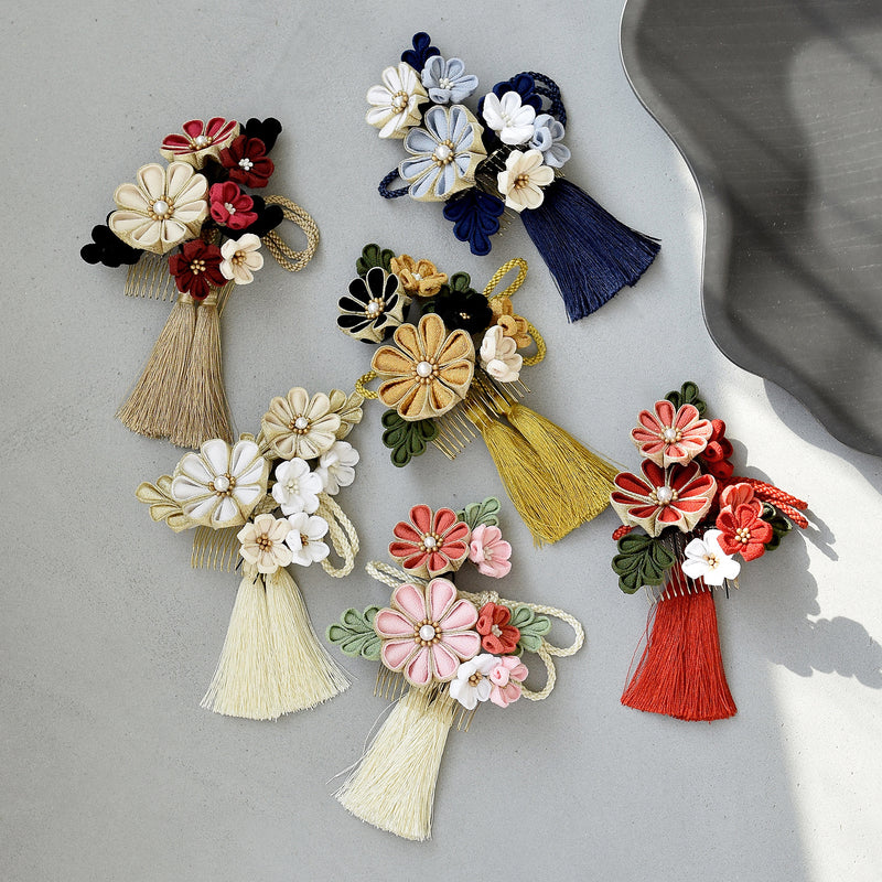 【髪飾り 梅日和 つまみ細工＆タッセル コームUピン3点セット】花 ちりめん つまみ細工 ヘアアクセ  ヘアアクセサリー  日本製 成人式振袖や卒業式袴にも（5432639201）【取り寄せ品】