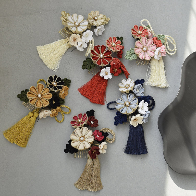 【髪飾り 梅日和 つまみ細工＆タッセル コームUピン3点セット】花 ちりめん つまみ細工 ヘアアクセ  ヘアアクセサリー  日本製 成人式振袖や卒業式袴にも（5432639201）【取り寄せ品】