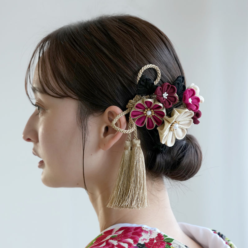 【髪飾り 梅日和 つまみ細工＆タッセル コームUピン3点セット】花 ちりめん つまみ細工 ヘアアクセ  ヘアアクセサリー  日本製 成人式振袖や卒業式袴にも（5432639201）【取り寄せ品】