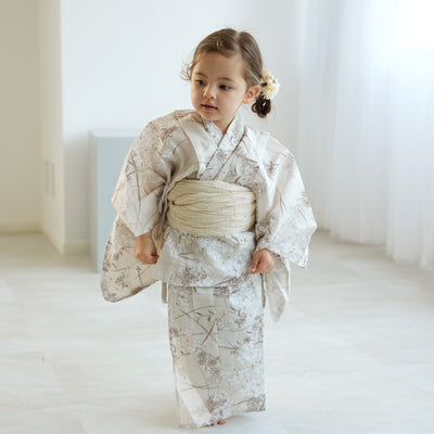 【ひよこ商店 kids 高級変わり織 子供浴衣3点セット（ゆかた・帯・下駄）女の子 ベージュに紫陽花のブーケ】 国産生地 国内染色 （6510241301）